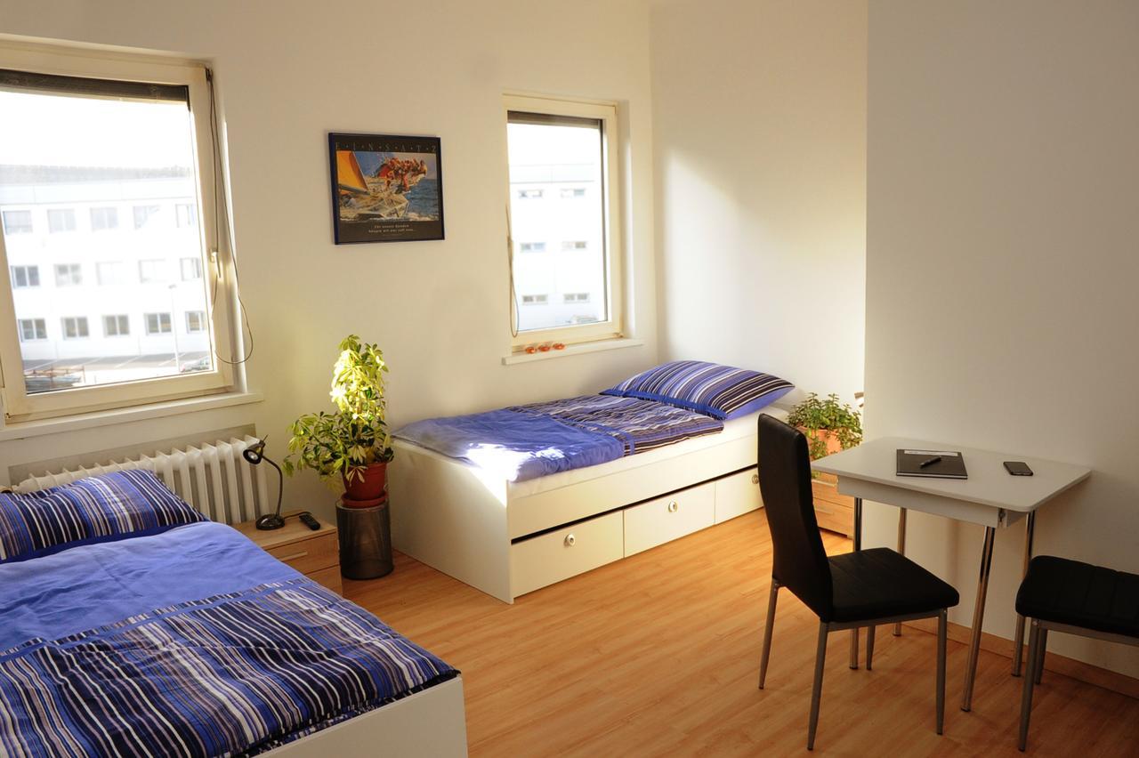 Montagehotel Bed & Steel Linz Kültér fotó