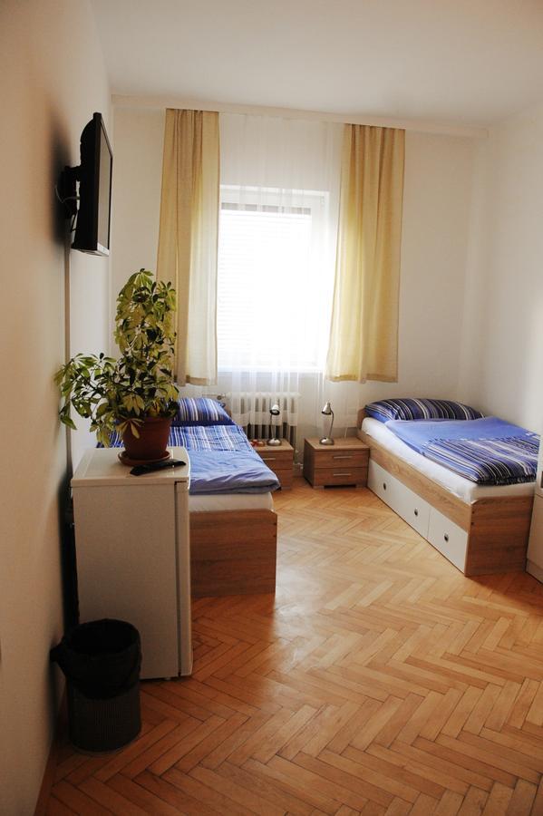 Montagehotel Bed & Steel Linz Kültér fotó