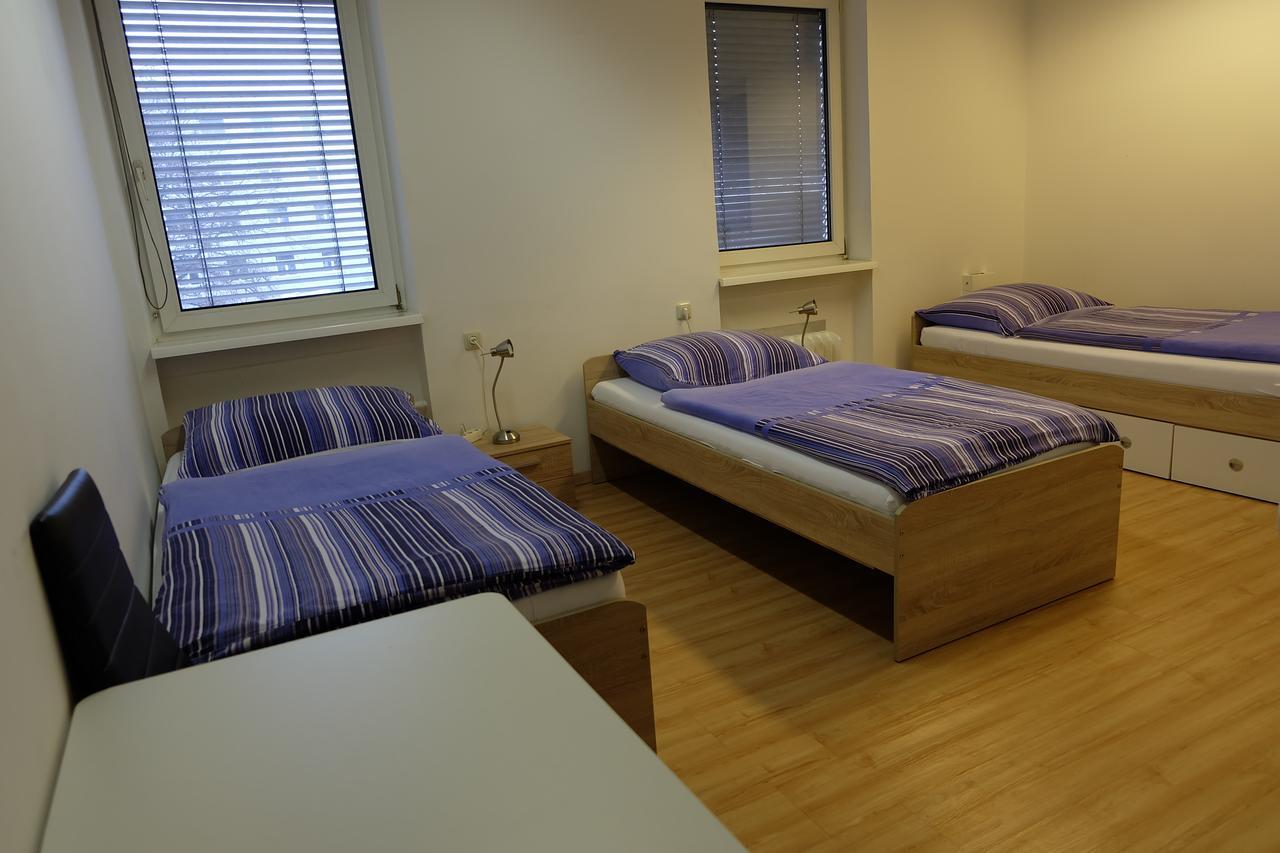 Montagehotel Bed & Steel Linz Kültér fotó