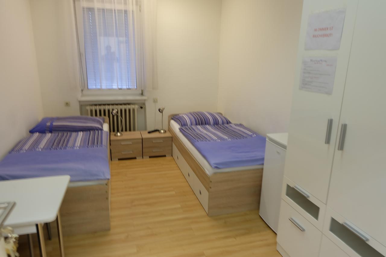 Montagehotel Bed & Steel Linz Kültér fotó