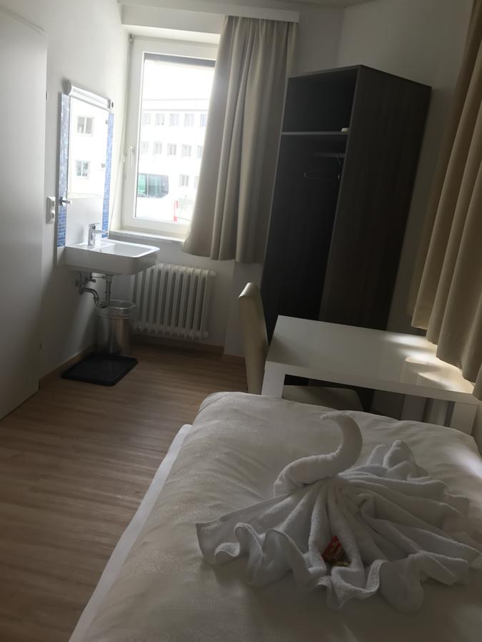 Montagehotel Bed & Steel Linz Kültér fotó