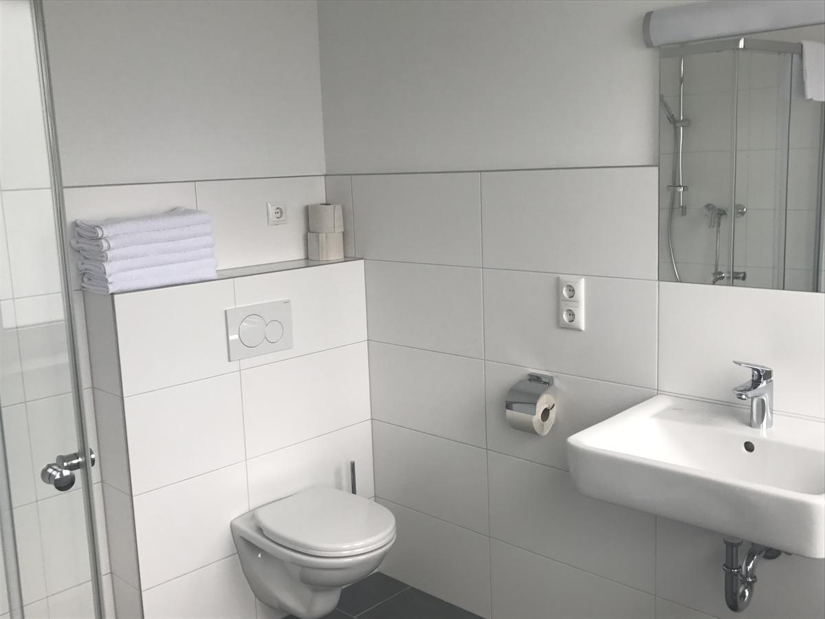 Montagehotel Bed & Steel Linz Kültér fotó