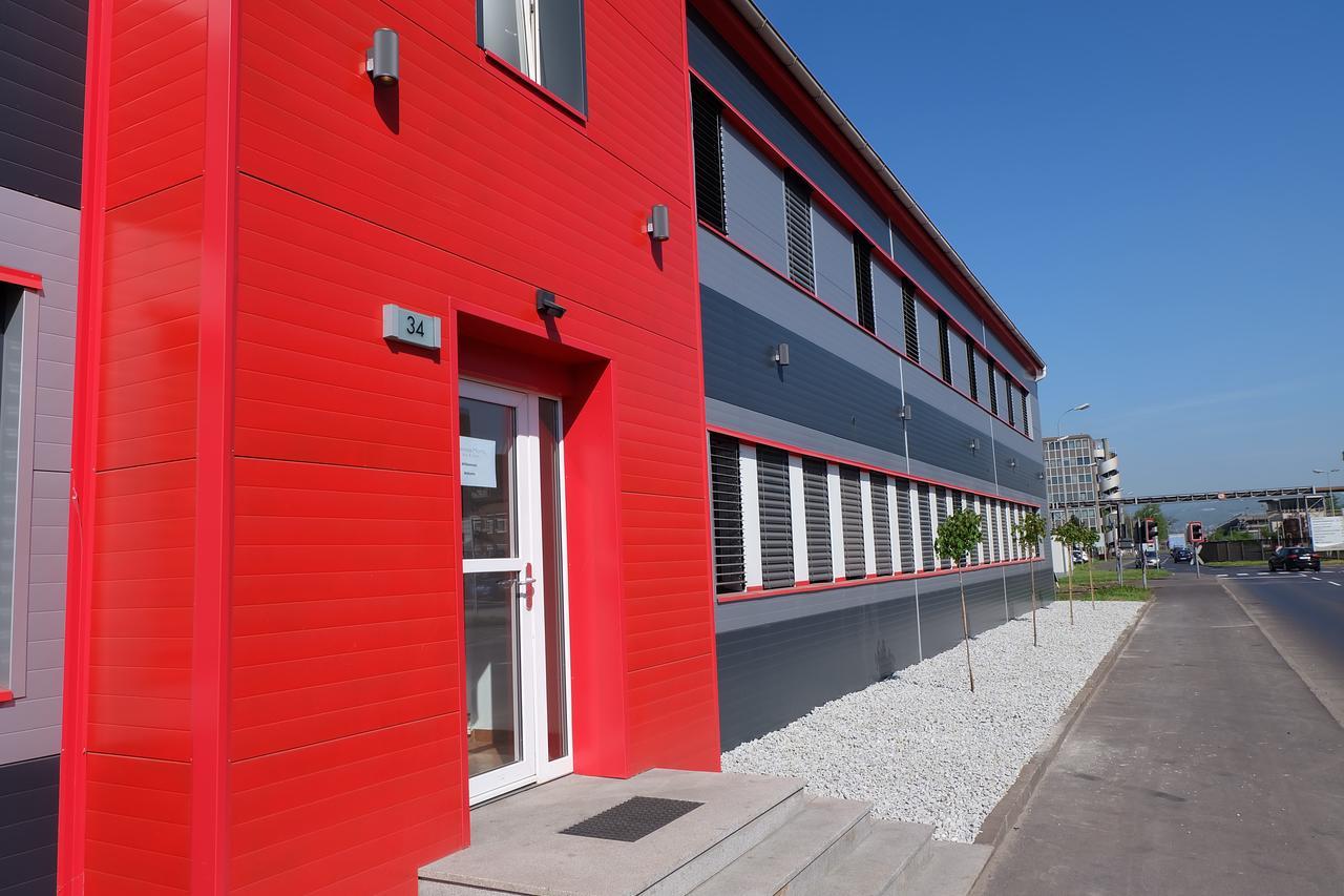 Montagehotel Bed & Steel Linz Kültér fotó